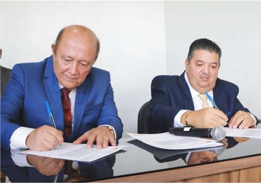 Prefeito Timbó e vice Dr Augusto tomam posse  e afirma que fará um mandato  ainda melhor