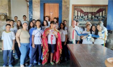 Estudantes visitam  museu histórico das  cavalhadas  de São Francisco de Goiás