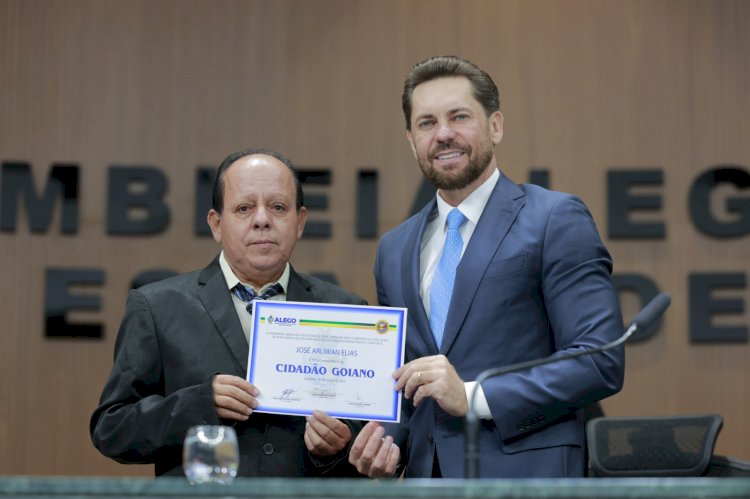 Bruno Peixoto concede Título de Cidadão  goiano a José Arliwan do Jornal Sol Nascente