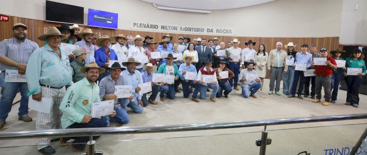Carreiros da Festa do Divino Pai Eterno recebem  homenagem da Assembleia Legislativa